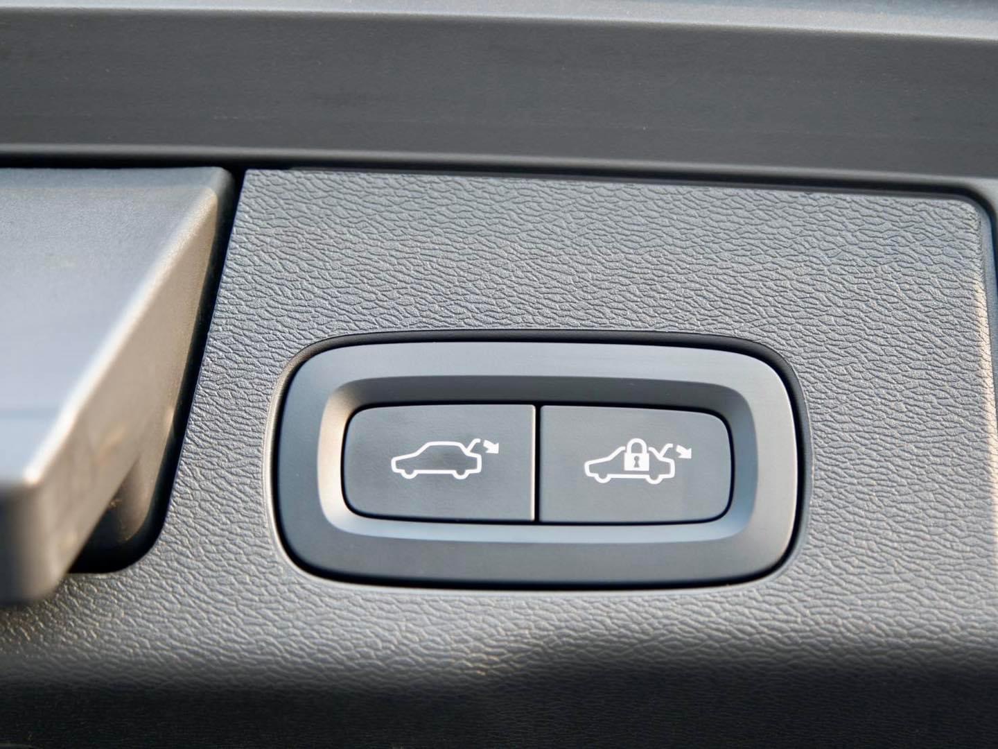 Volvo XC60 T8 Twin Engine AWD Inscription Tune Polestar Fulloption ปี 2018