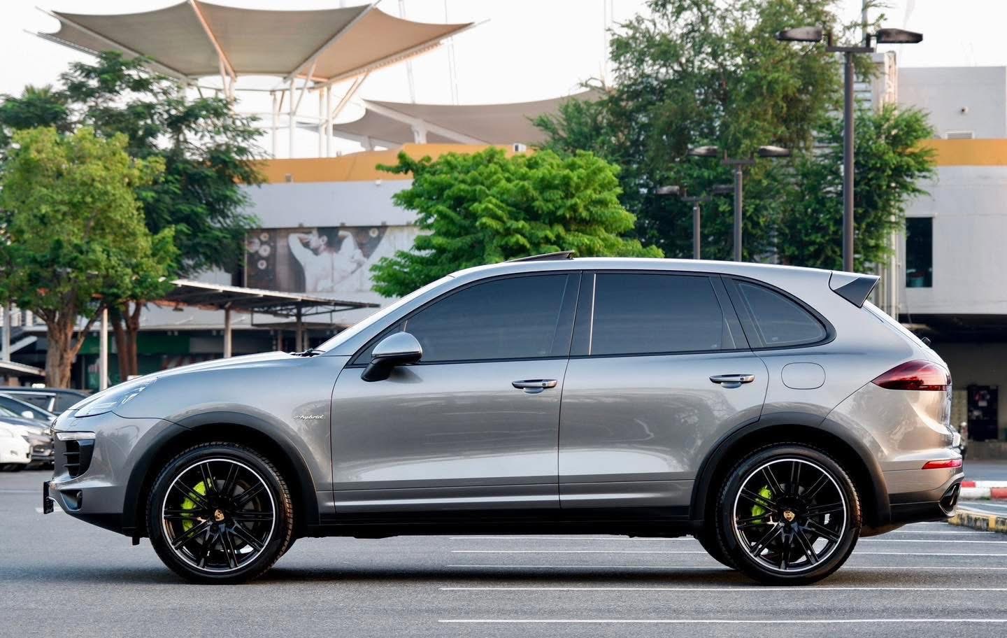 Porsche Cayenne S E-Hybrid Sport Design Package ปี 2015