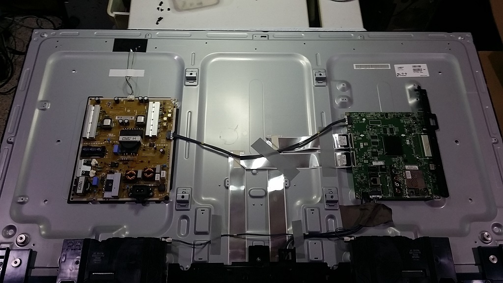 ซ่อมโทรทัศน์ LCD-TV ยี่ห้อ LG รุ่น 49UH600T อาการภาพซ้อน/ภาพเต้น