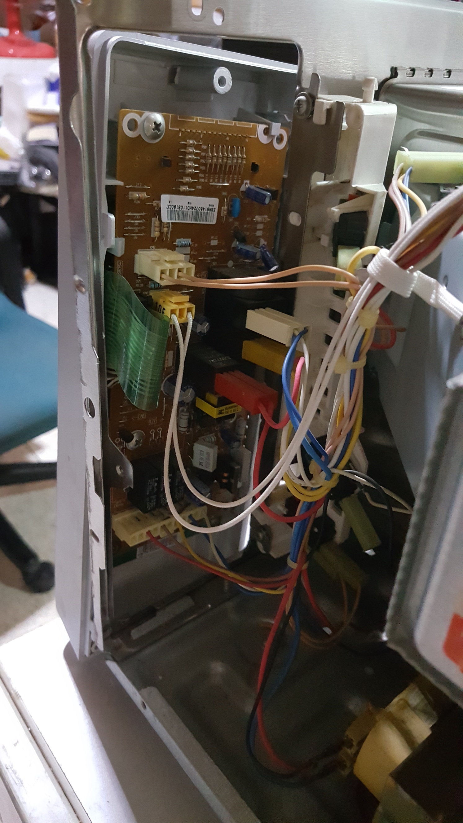 ซ่อมไมโครเวฟ ยี่ห้อ LG รุ่น MC7889DR อาการตั้งเวลาไม่ได้