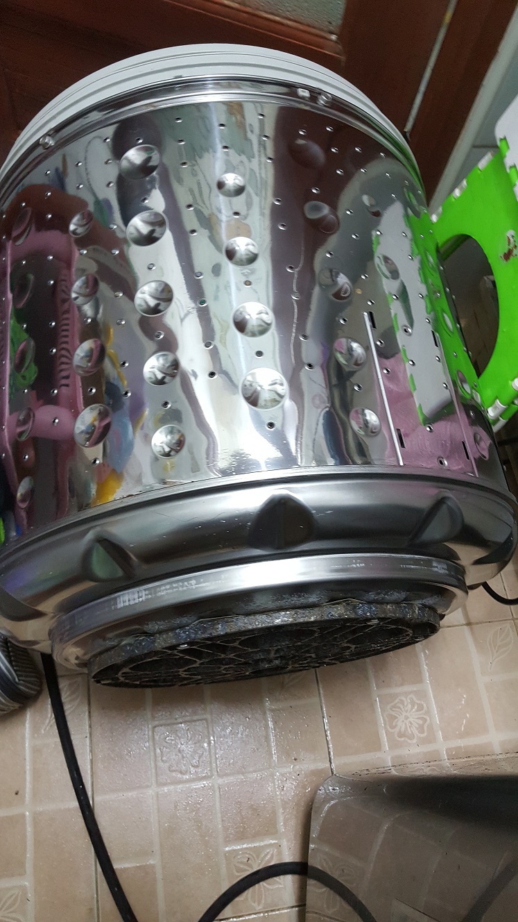 ล้างเครื่องซักผ้า ยี่ห้อ LG รุ่น WT-R1675TH ขนาดถังซัก 16Kg