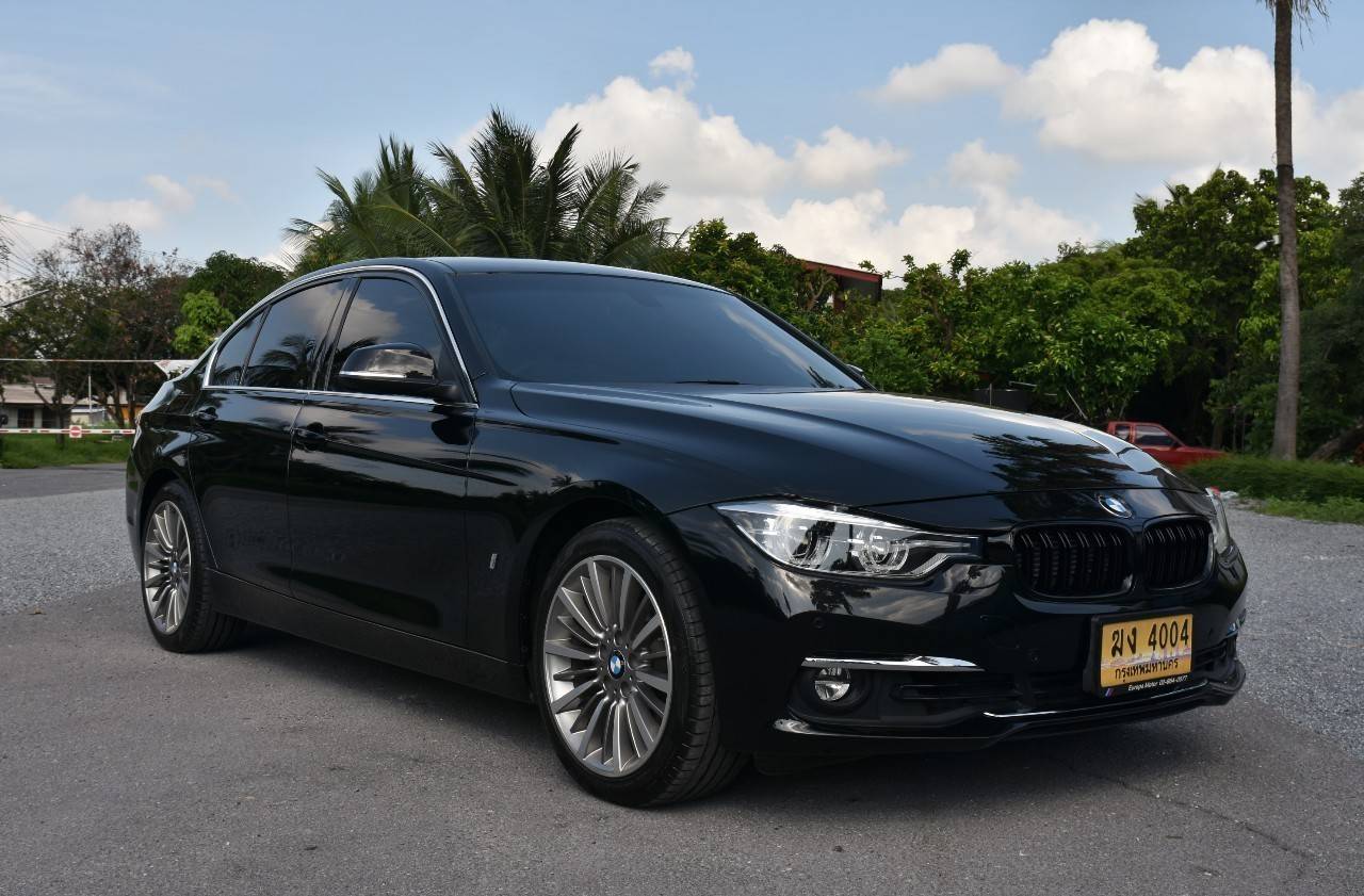 BMW 330e Luxury Plug -in Hybrid ปี 2017