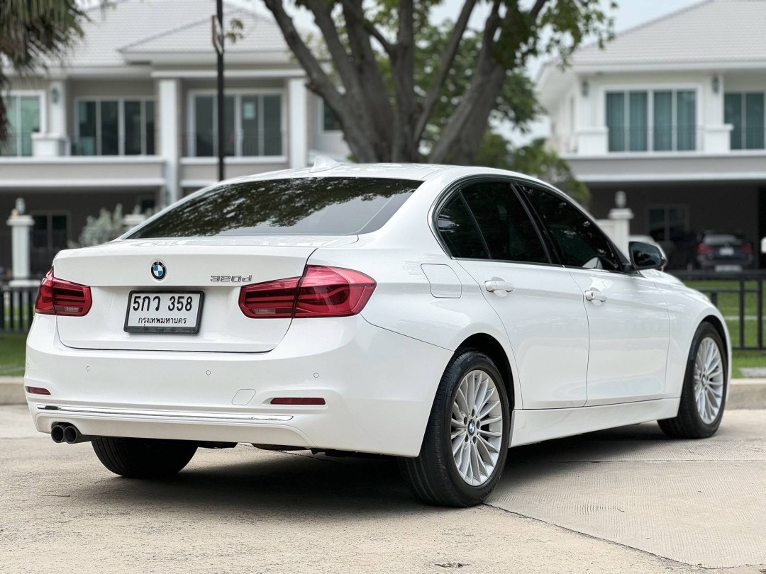 BMW 320d F30 LCI ปี 2016