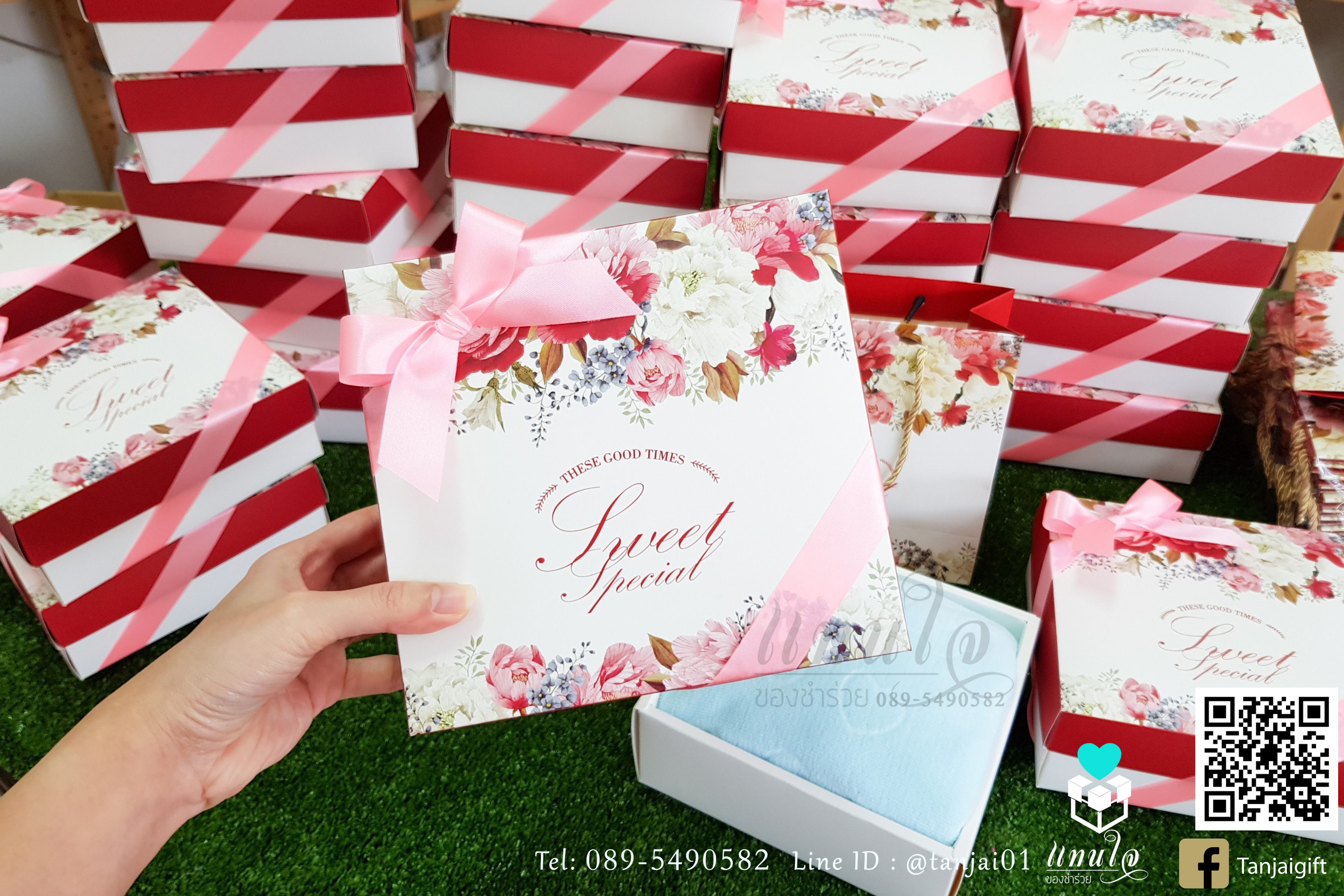 ของรับไหว้ผู้ใหญ่ผ้าขนหนู ผ้าเช็ดตัวนาโนลายหมี ขนาด 70x140 cm ในถุงหูหิ้วกล่องเซ็ตผูกโบว์ พร้อมถุงหิ้วลายกุหลาบสีแดง