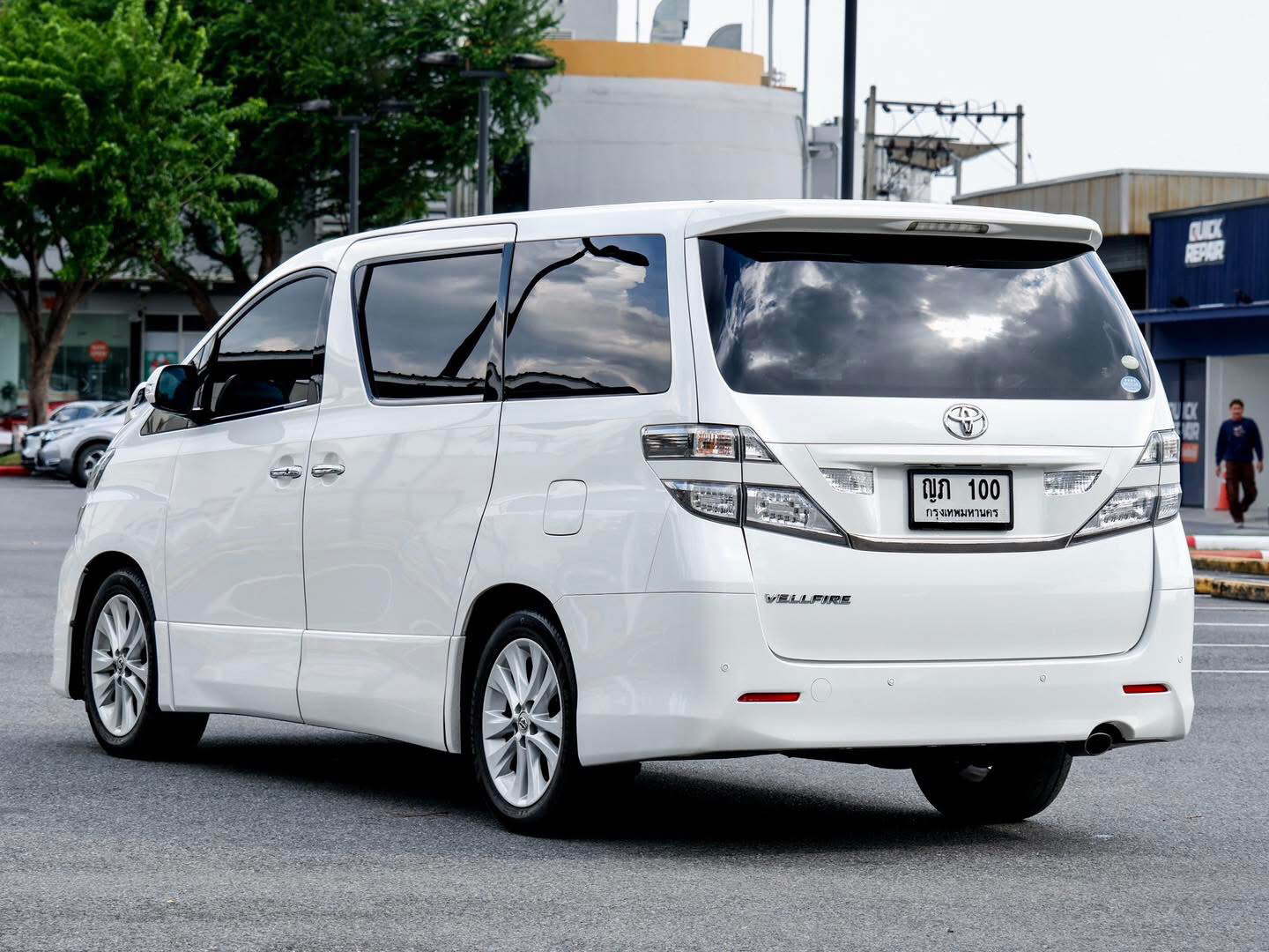 Toyota Vellfire 2.4 Z-Edition ปี 2010