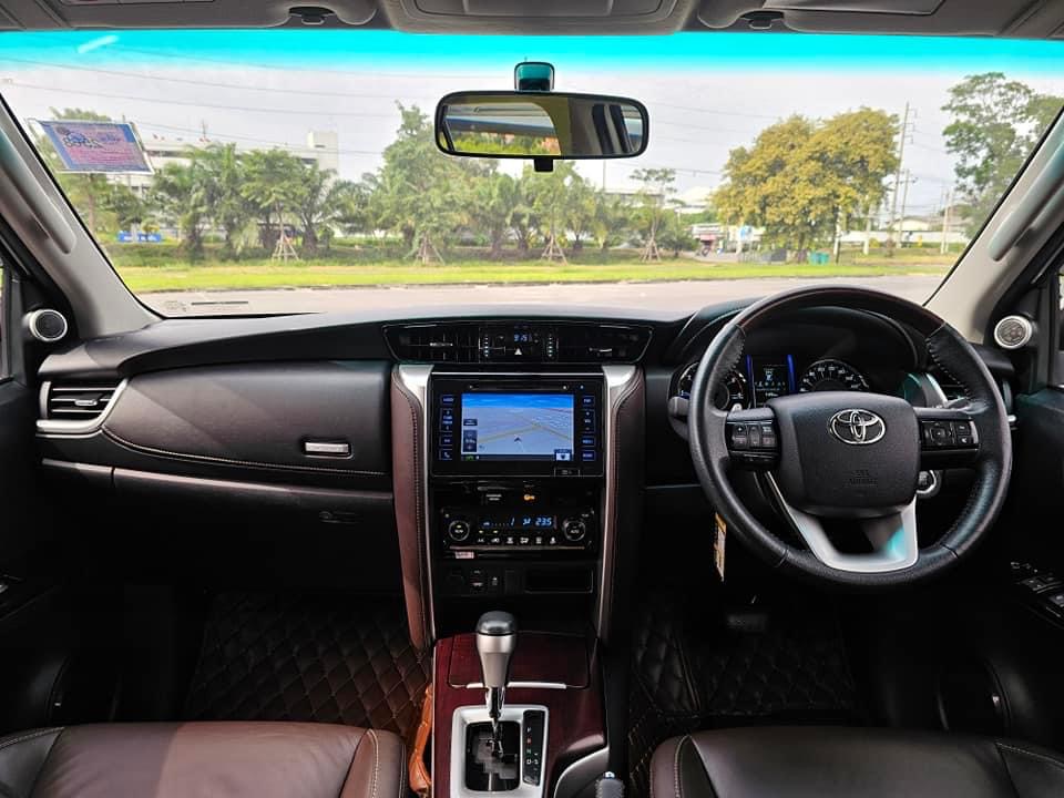 Toyota Fortuner 2.4V 2WD ปี 2017