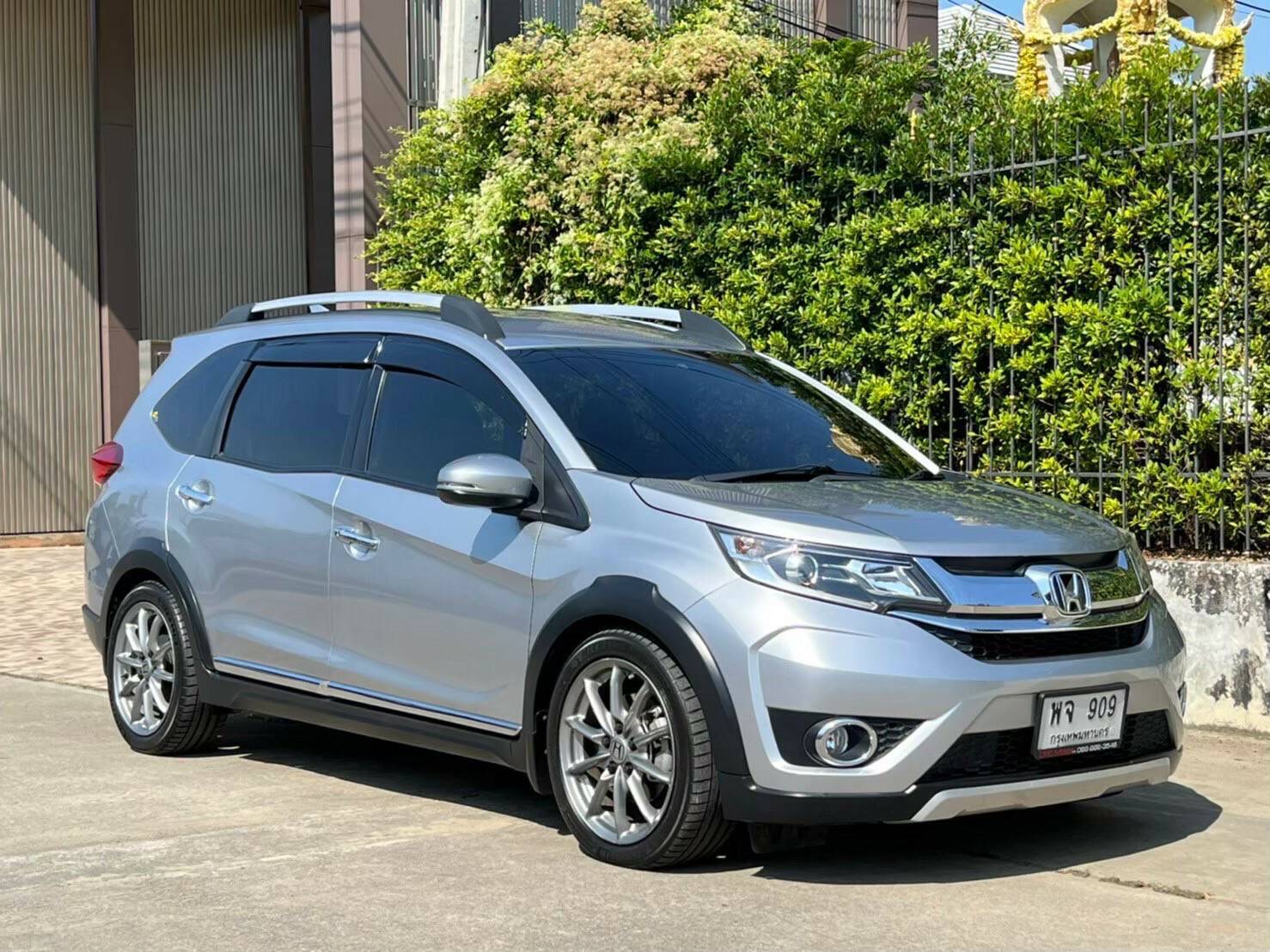 HONDA BRV 1.5 SV สีเงิน ปี 2017