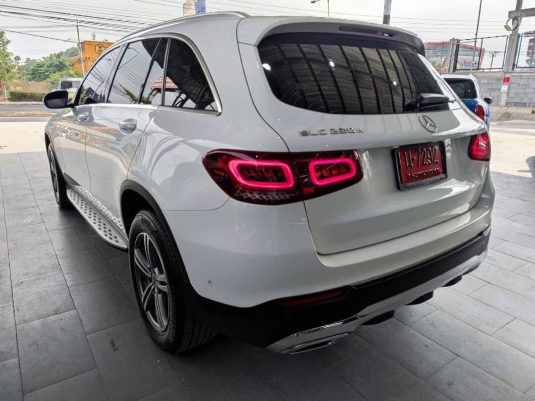 MERCEDES BENZ GLC220d ปี 2021