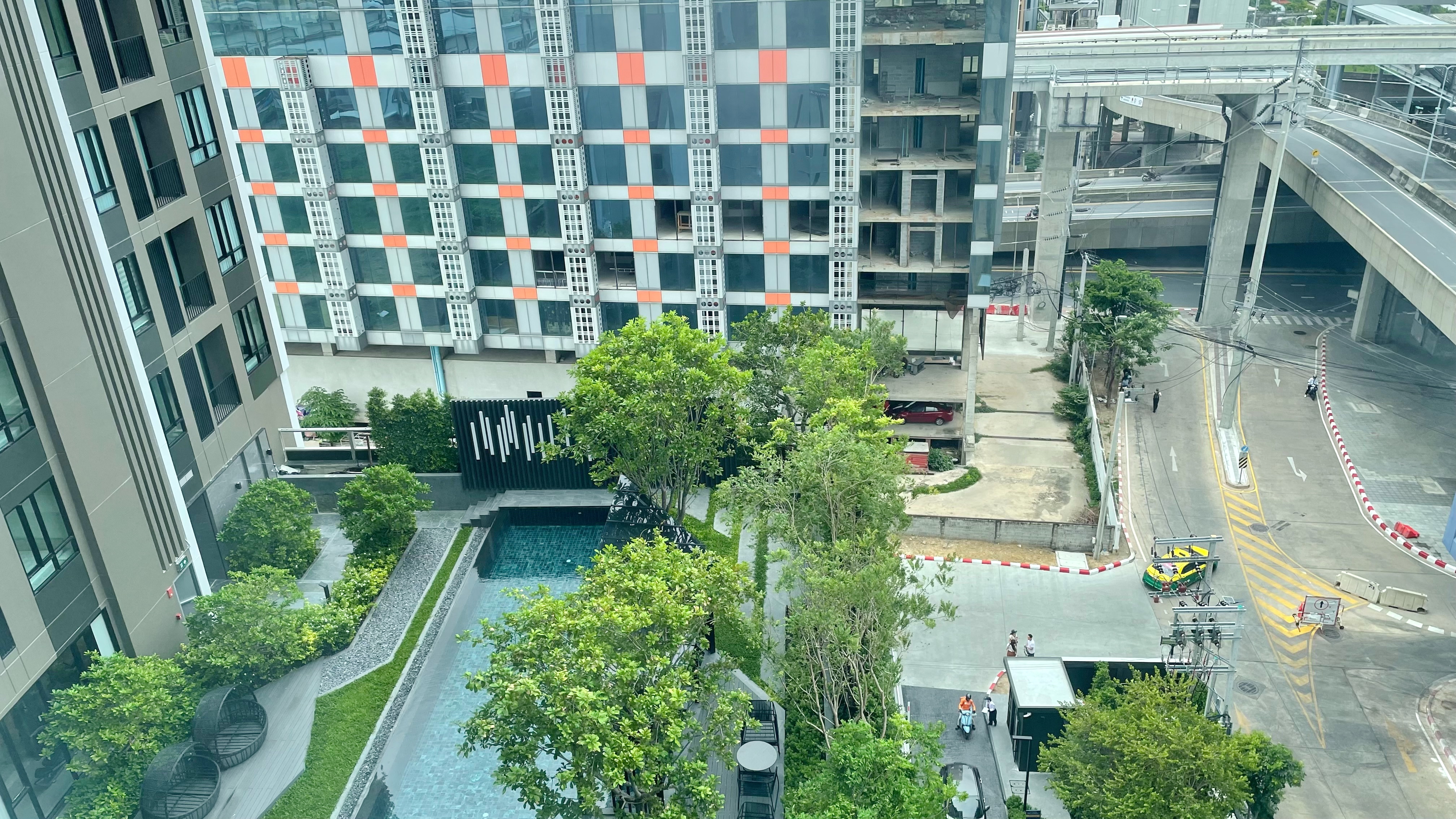 ให้เช่า Nue Noble รัชดา-ลาดพร้าว ห้องใหม่มือ 1 , ห้องมุม ติดMRT ลาดพร้าว มีเครื่องซักผ้า