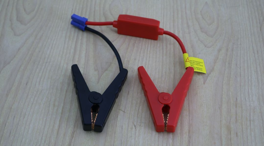 ชุดจั๊มสตาร์ทรถยนต์ O.M.Y 85800mAh