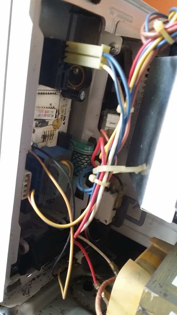 ซ่อมไมโครเวฟ ยี่ห้อ OXYGEN รุ่น PM-A116 อาการไม่ร้อน