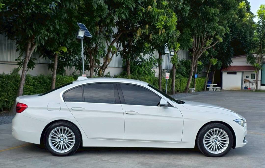 BMW 320d F30 LCI ปี 2018