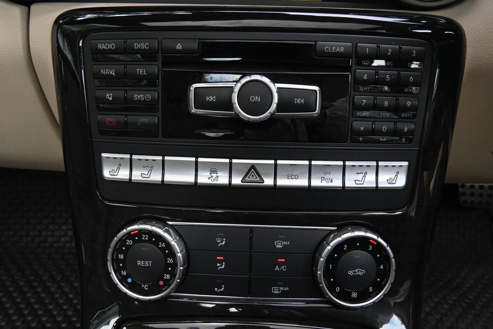 Mercedes-Benz SLK 250 AMG ปี 2012
