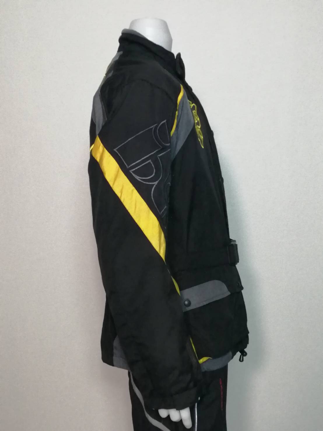 เสื้อขี่มอเตอร์ไซด์( มือสอง) RCT 961 อก 50" ยาว 28" ยี่ห้อ**IXS**