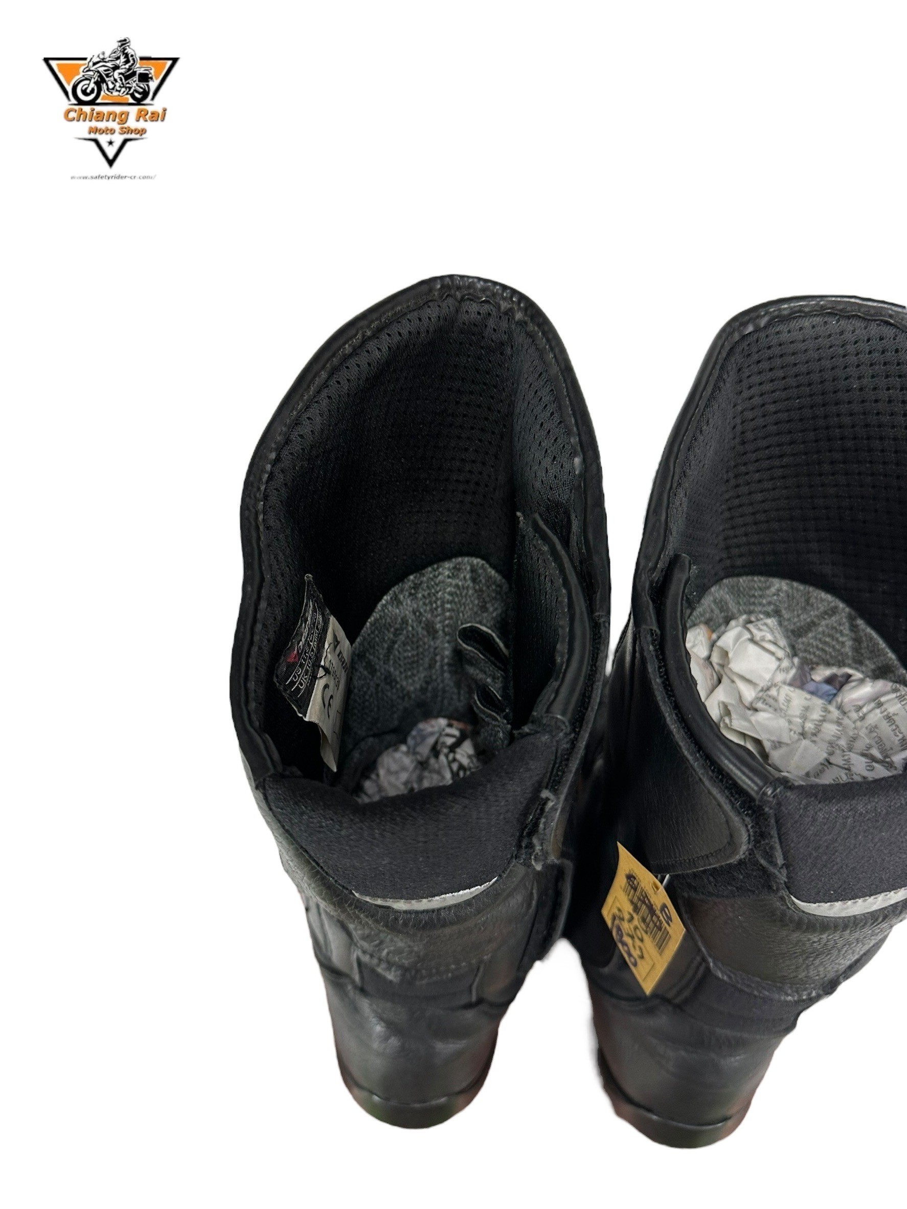 รองเท้าขี่มอเตอร์ไซด์( มือสอง) RCBS-670 Size ขนาดจากป้าย 45:EUR / 10:UK / 27.9:Cm.(dainese)