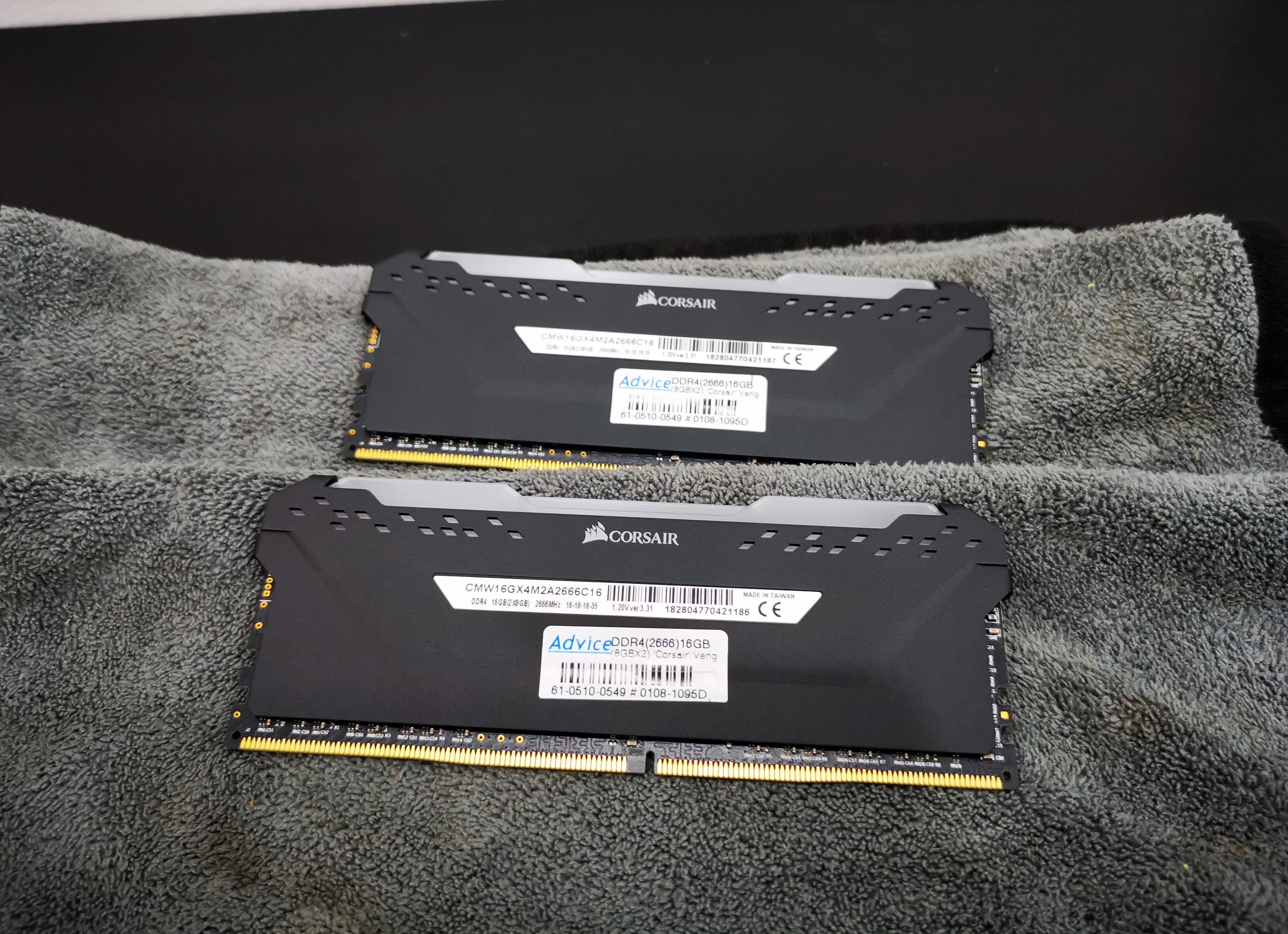 Ram Corsair VENGEANCE RGB PRO DDR4 16GB(8x2)/2666