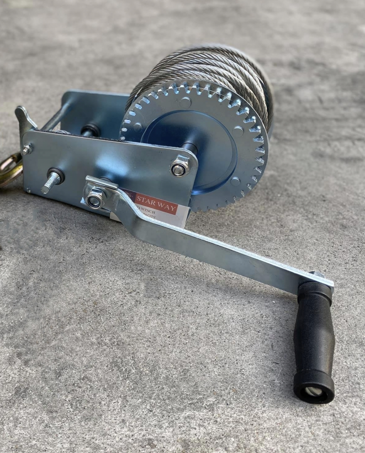 รอกสลิงมือหมุน สีเงิน(ขนาด 900กิโลกรัม)