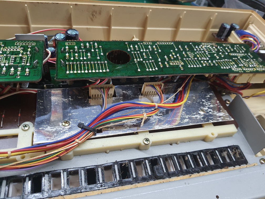 ซ่อมเครื่องเปียโนคีย์บอร์ด ยี่ห้อ YAMAHA รุ่น PS-30 อาการเสียงไม่ดังและบางคีย์กดไม่ได้