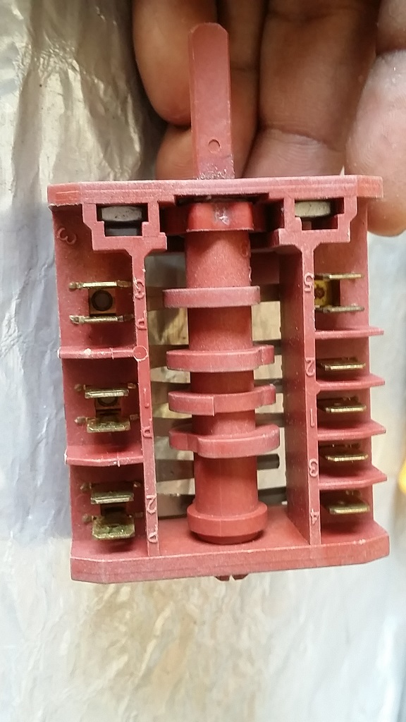 ซ่อมเตาอบไฟฟ้า ยี่ห้อ ELECTROLUX รุ่น EOB31002X อาการไม่ร้อนเครื่องไม่ทำงาน