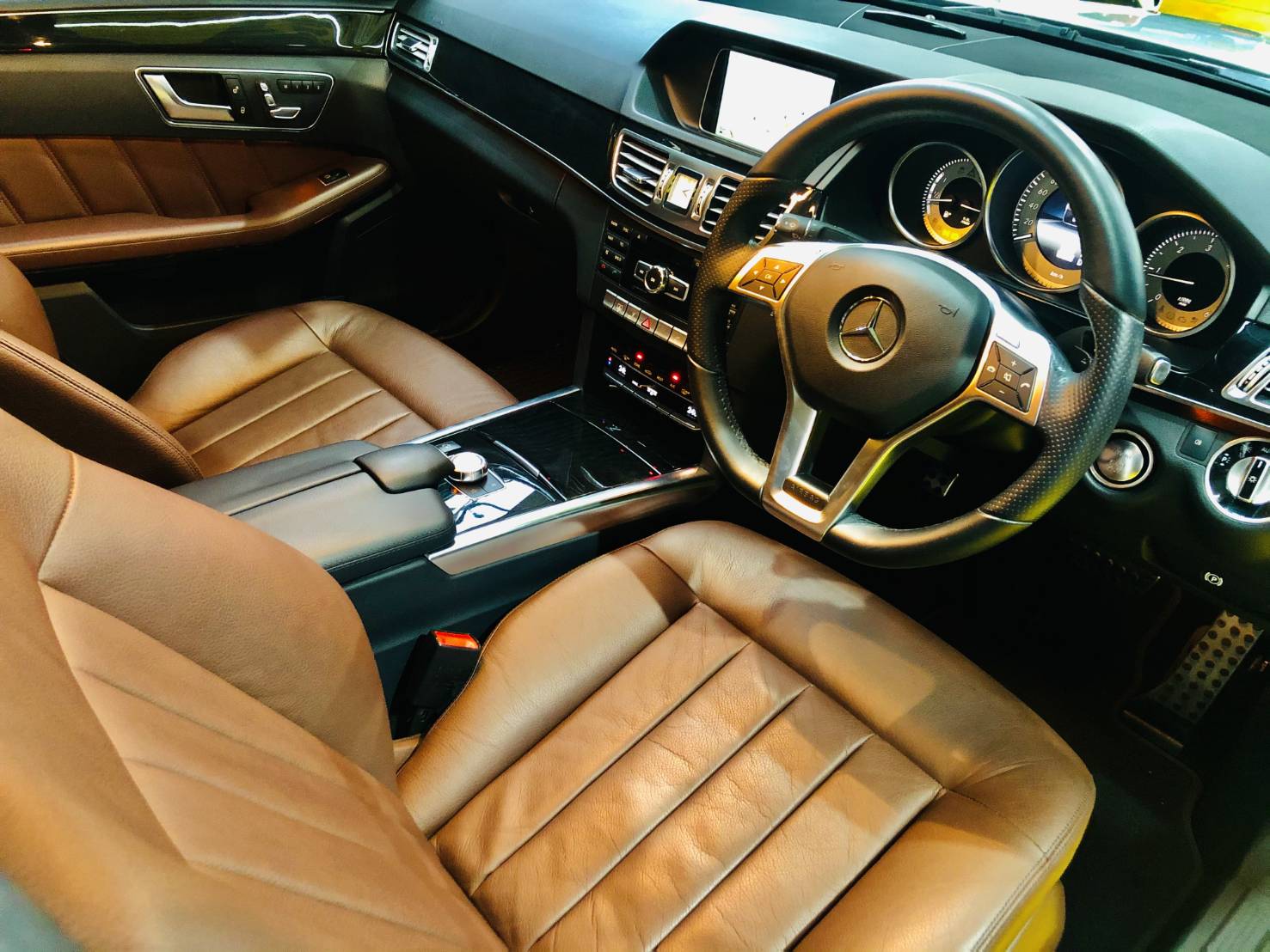 Mercedes BENZ E300 AMG TOP ปี2014