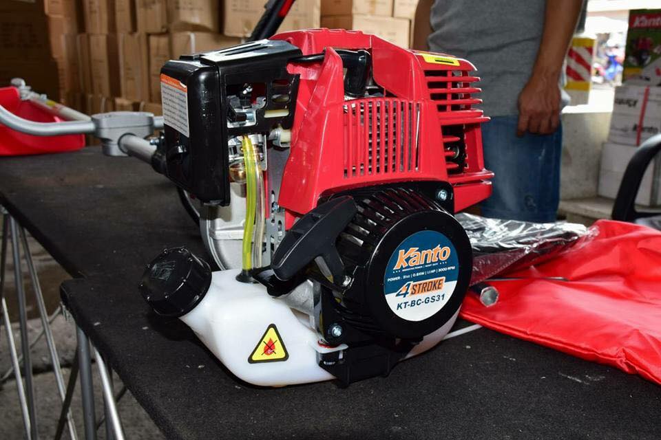 เครื่องตัดหญ้า 4 จังหวะ