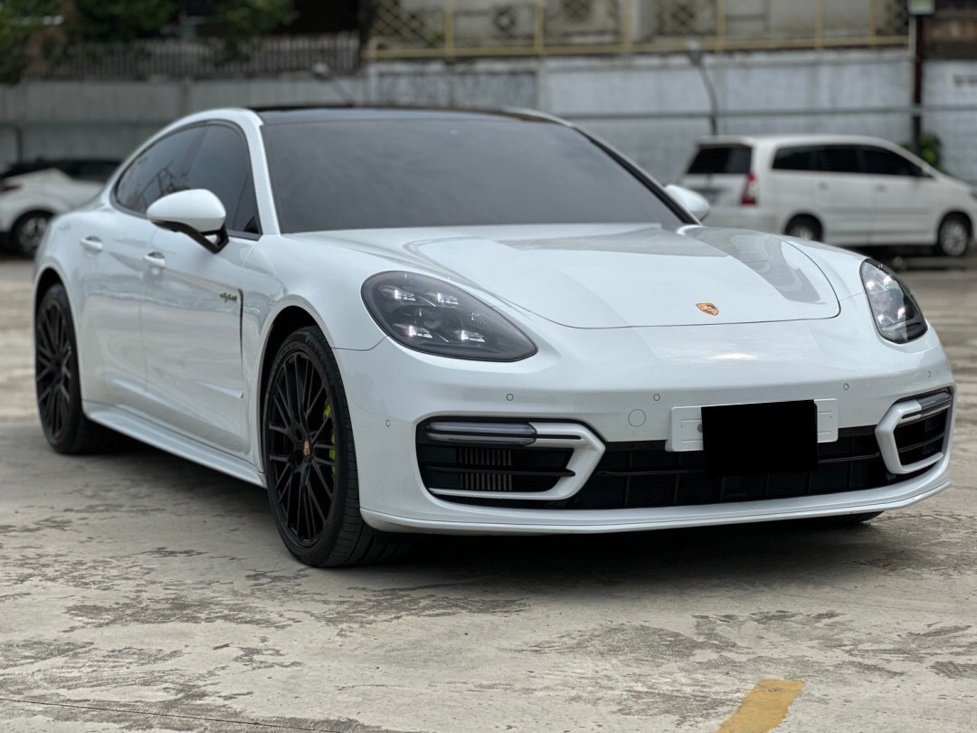 Porsche Panamera 4 e-Hybrid ปี 2021
