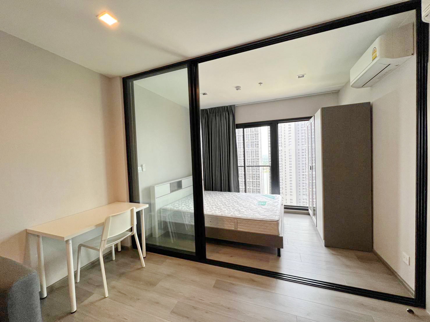 ให้เช่า The Politan Rive (เดอะ โพลิแทน รีฟ) วิวเจ้าพระยา มีเครื่องซักผ้าให้