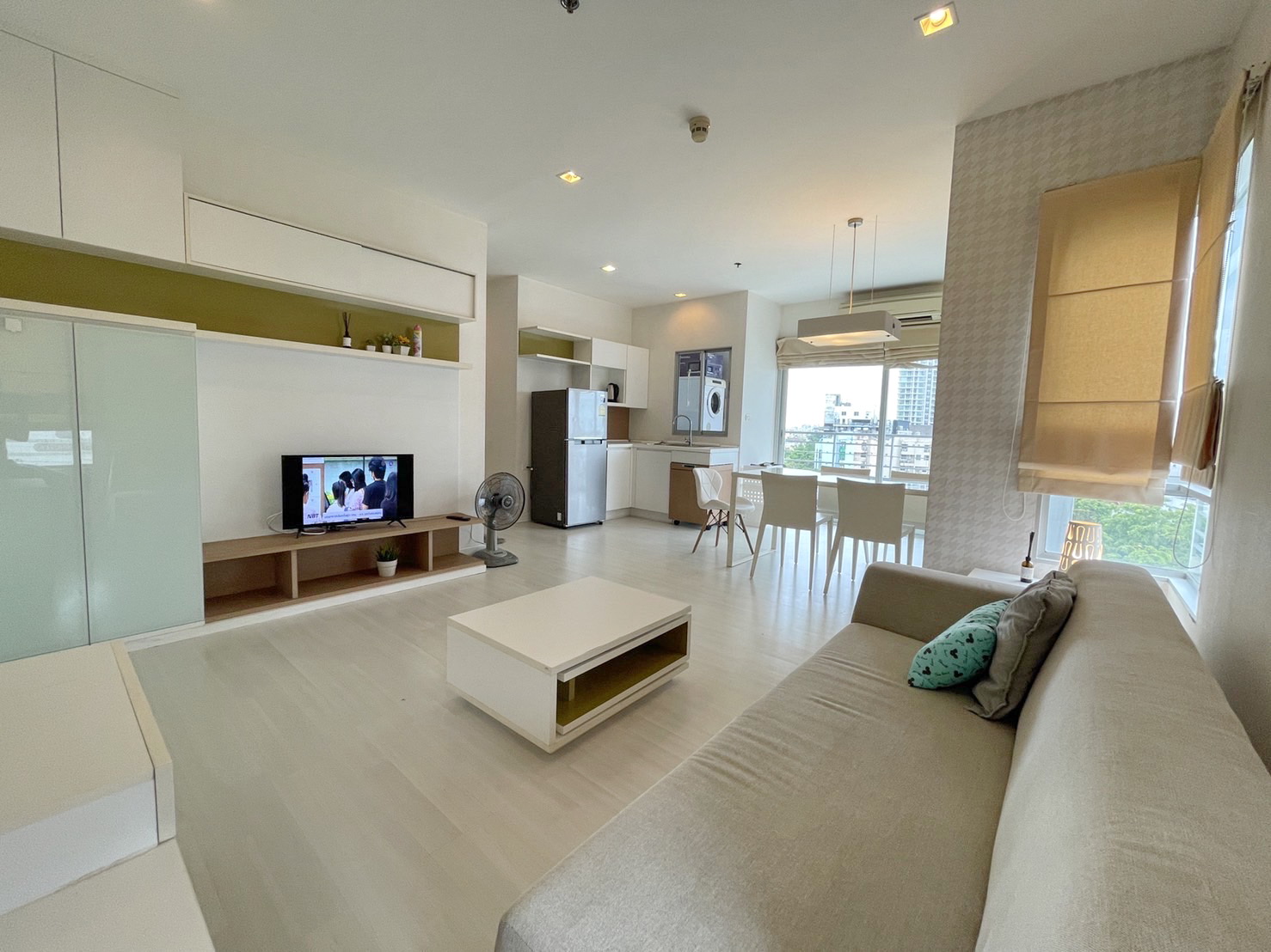 ให้เช่า The Room รัชดา-ลาดพร้าว 2 ห้องนอน ( ห้องมุม 62 ตรม.)