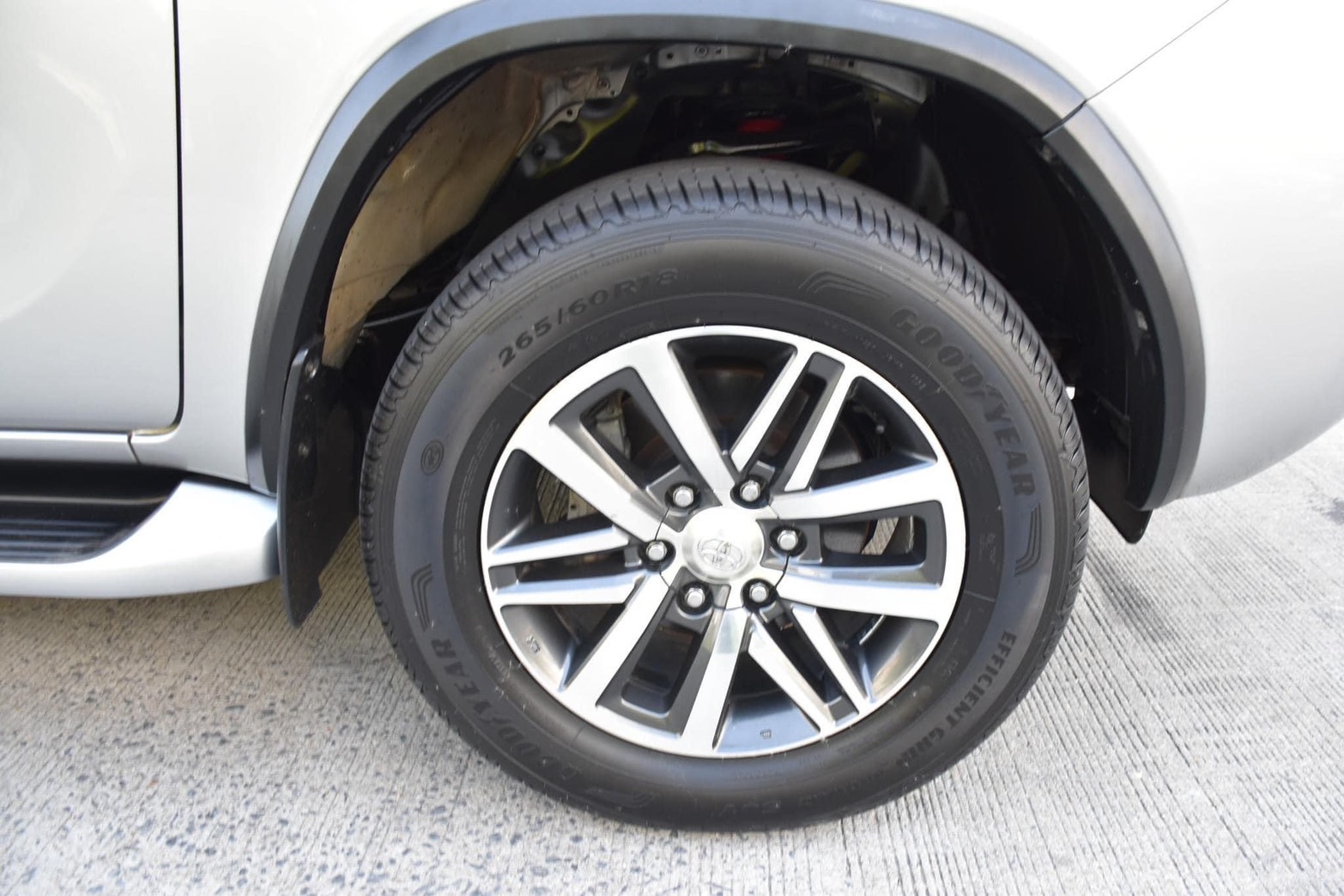 TOYOTA FORTUNER 2.4V 4WD ปี2017