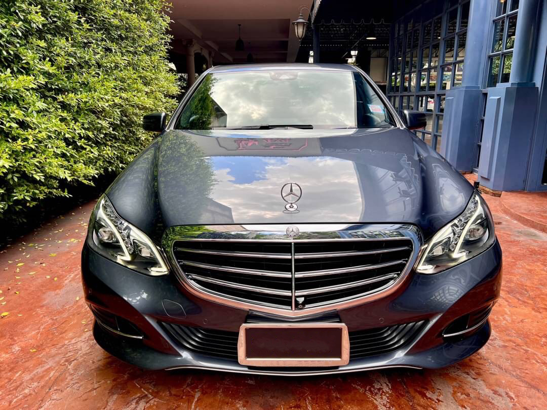 Mercedes Benz E300 Diesel Blutec Hybrid ปี 2016