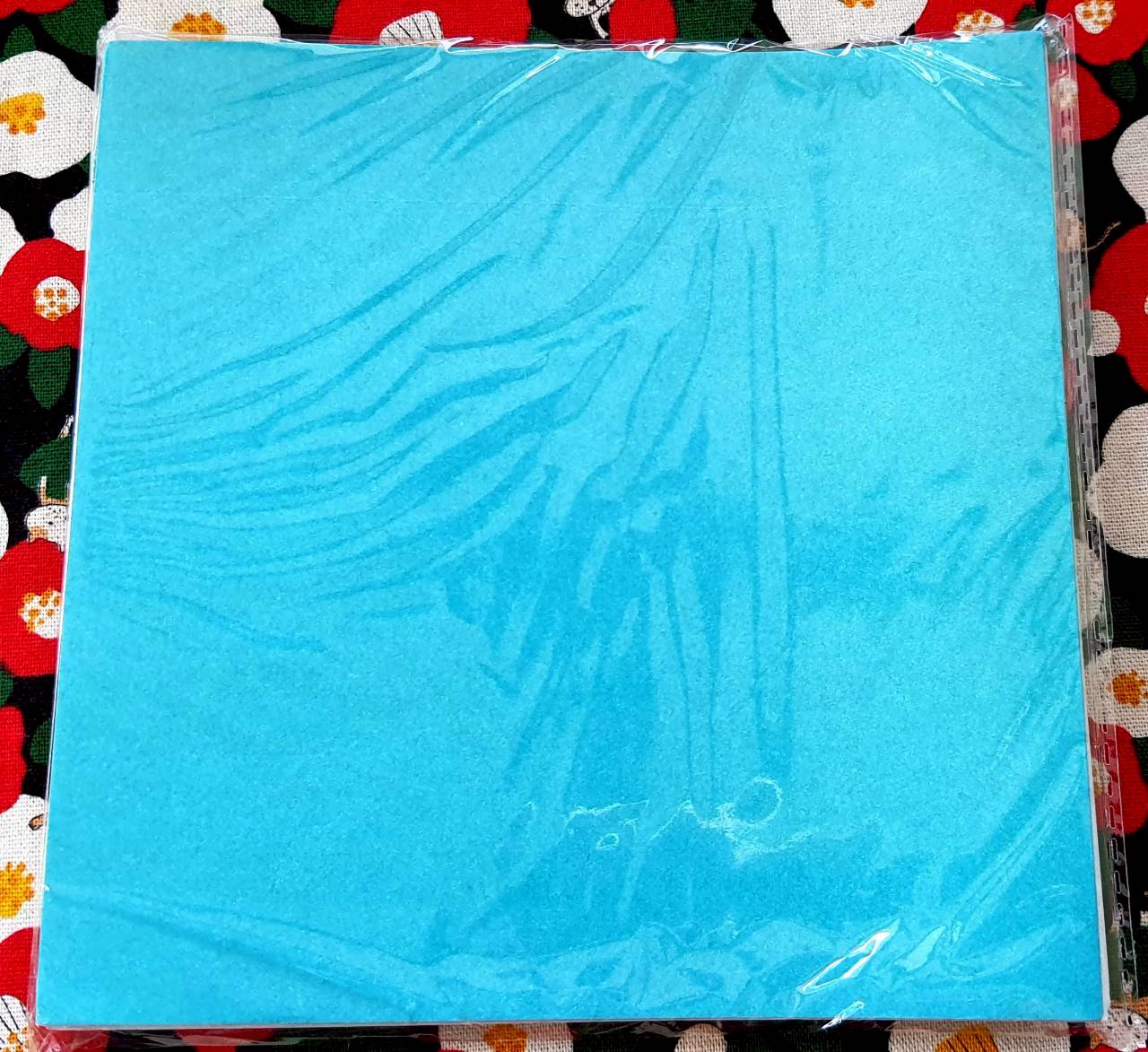 Origami paper กระดาษพับ โอริกามิ Size : 15 x 15 cm จากญี่ปุ่น 35 แผ่น หลายสี มี สีเงิน+ทอง