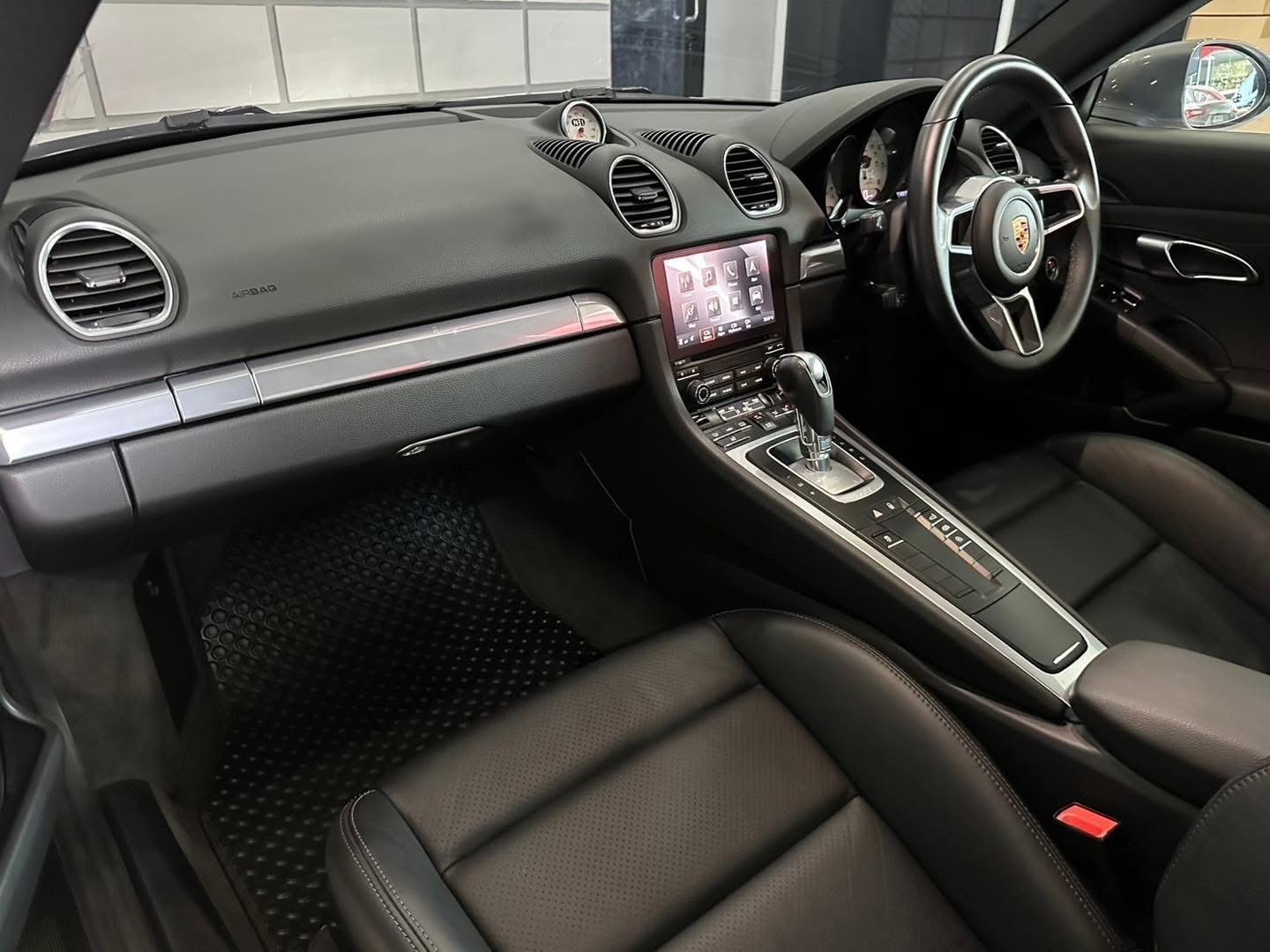Porsche Cayman 718 Coupe 2.0 ปี 2019