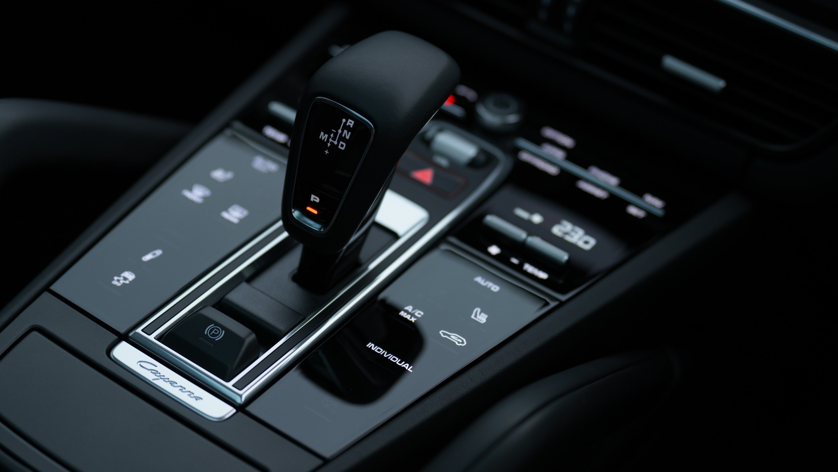 Porsche Cayenne e-hybrid coupe Platinum Edition ปี 2024