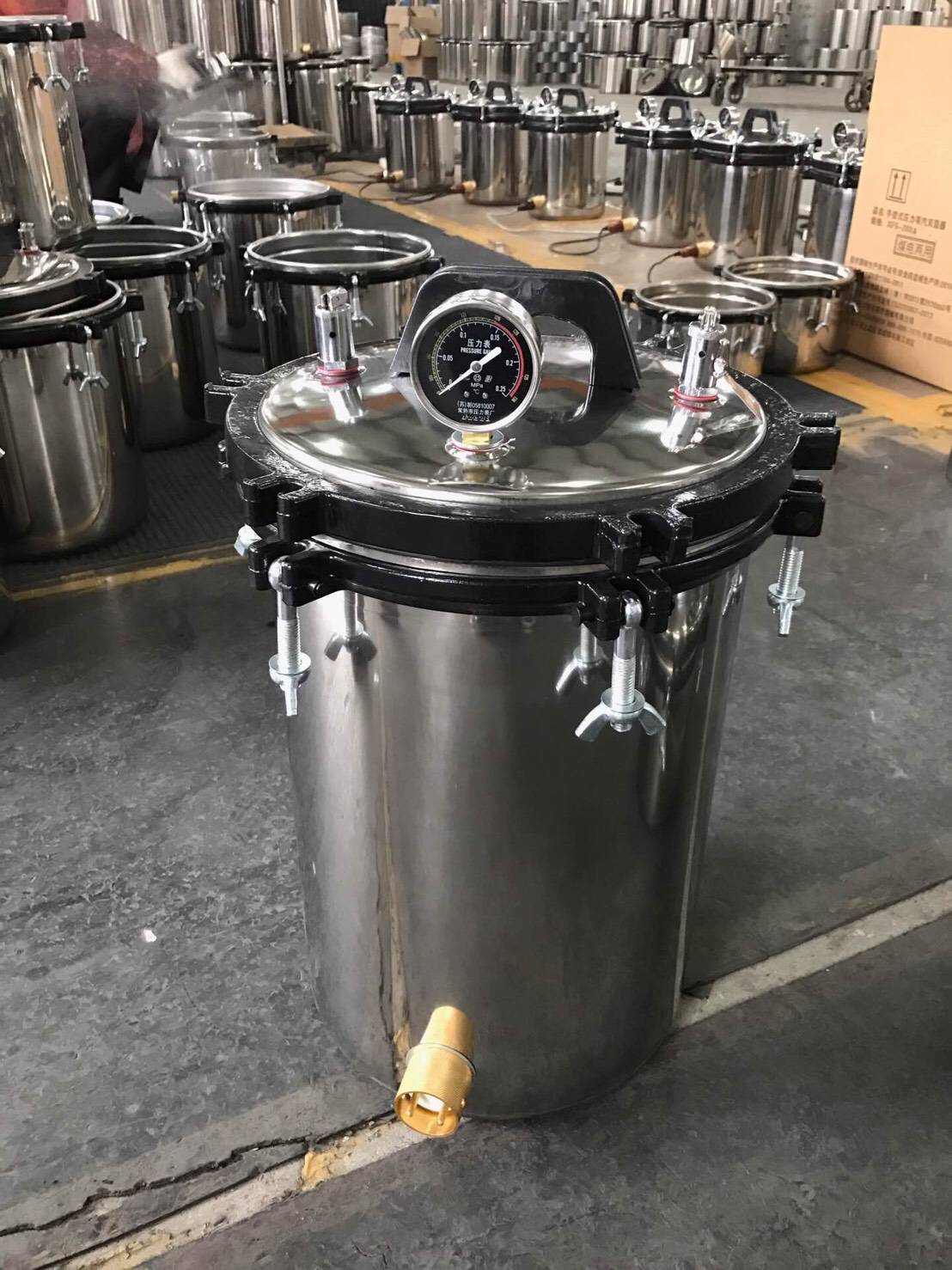 Stainless Steel Autoclave หม้อนึ่งความดันสแตนเลสใช้ไฟฟ้าแบบลูกบิด รุ่น XFS-280B ความจุ 24 ลิตร