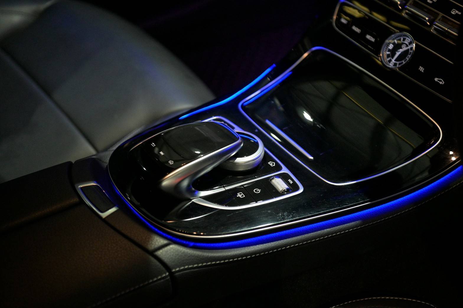 Mercedes-Benz E350e AMG ปี 2018