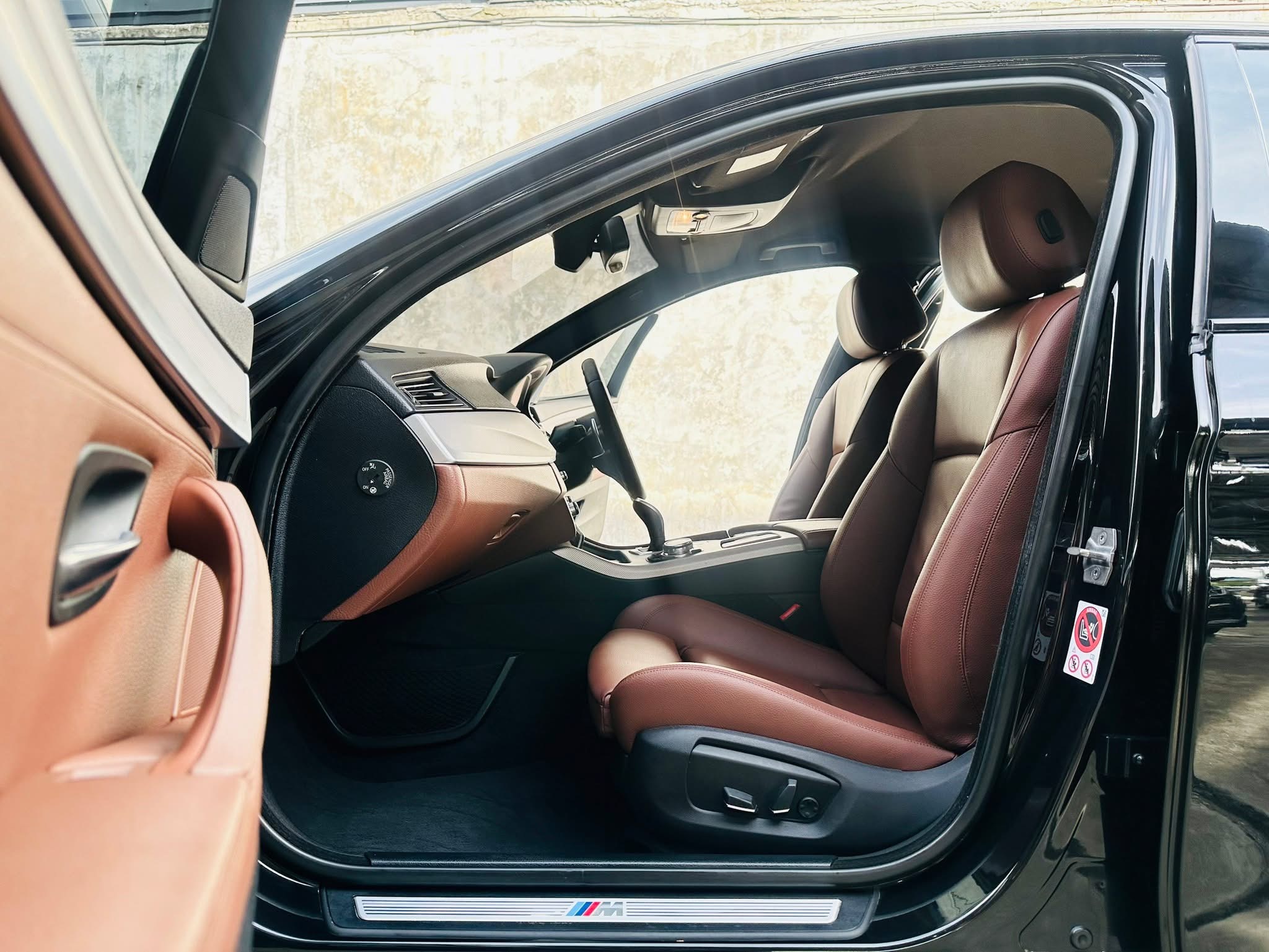 BMW SERIES 5, 525D M-SPORT F10 ปี 2015