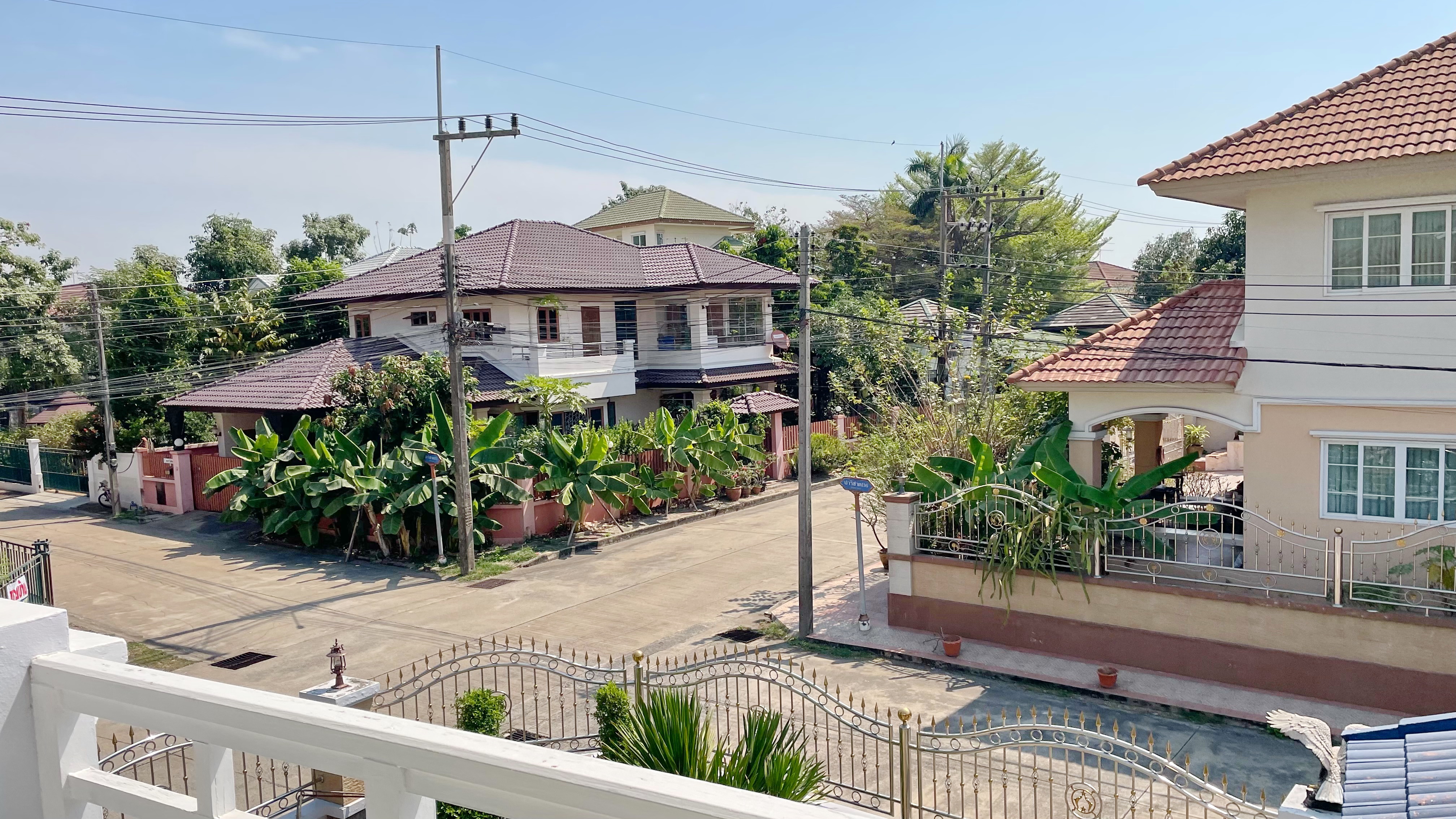 ขายบ้านเดี่ยว หลังมุมขนาด 99 ต.ร.ว ต่อเติม ปรับปรุงบบ้านตามรูป โครงการบ้าน บ้านปาริชาต 345