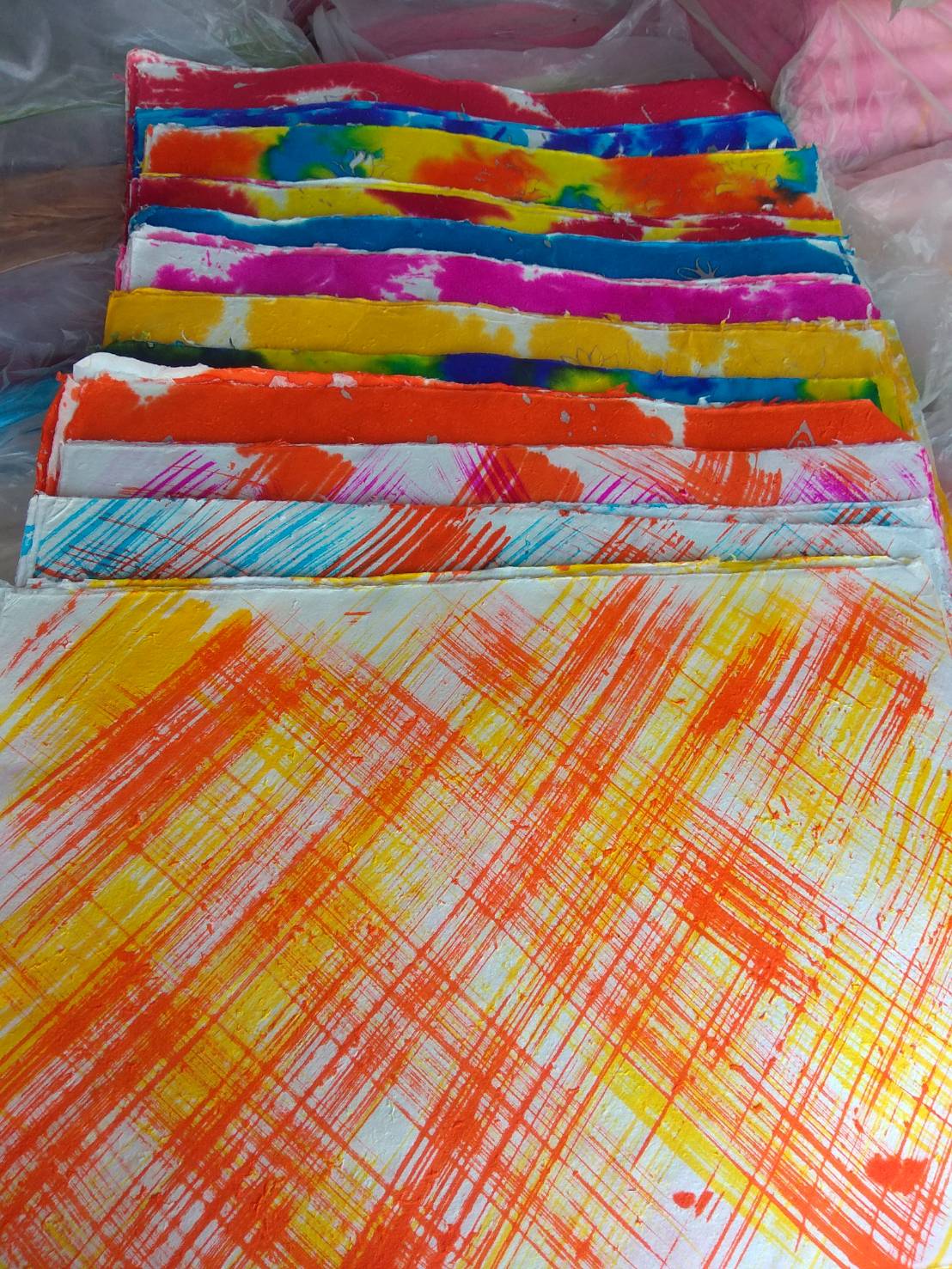 กระดาษสา บาติก เลือกสีทักแชท คละได้ ขายทีละ50 แผ่น