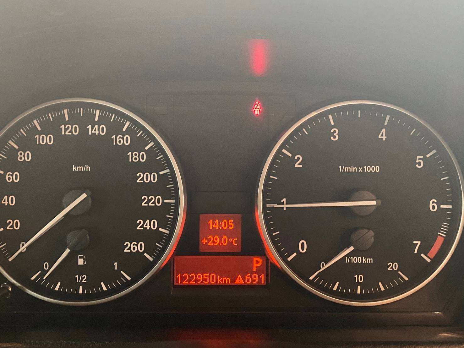 BMW X1 SDRIVE 18I XLINE ปี 2014 จด 16