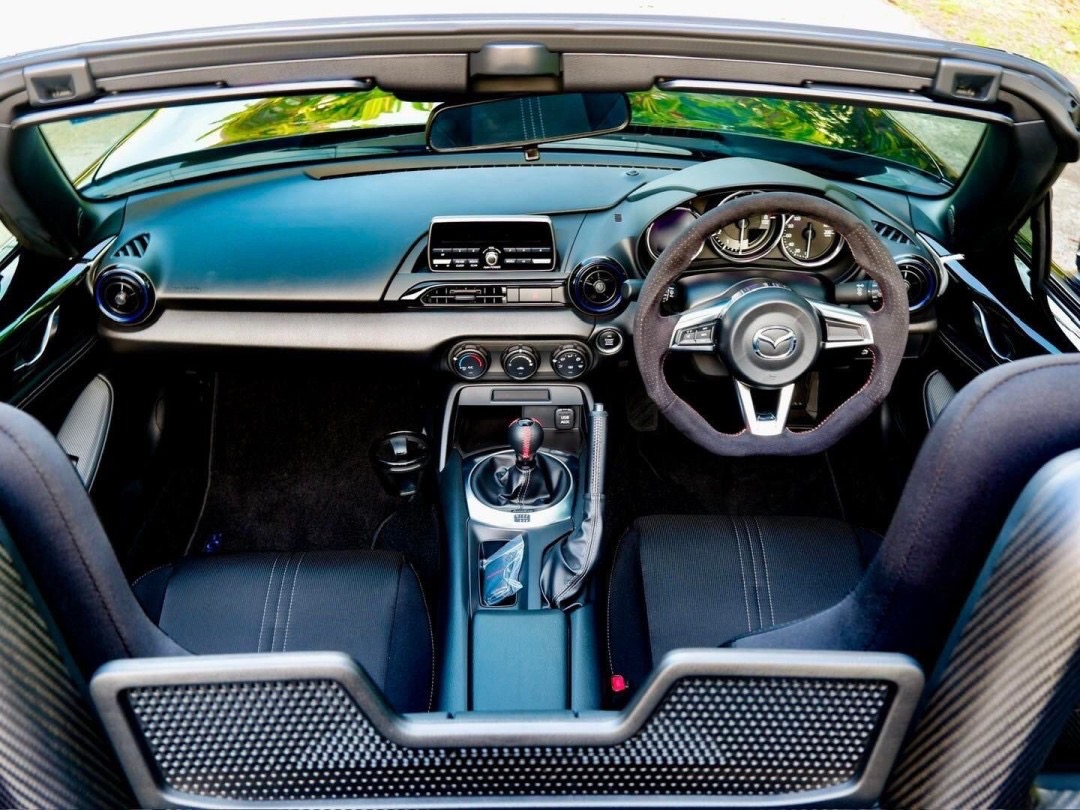 Mazda MX-5 Roadster (ND) 990S Lightweight Edition หลังคาผ้าใบเปิดประทุน ปี2023