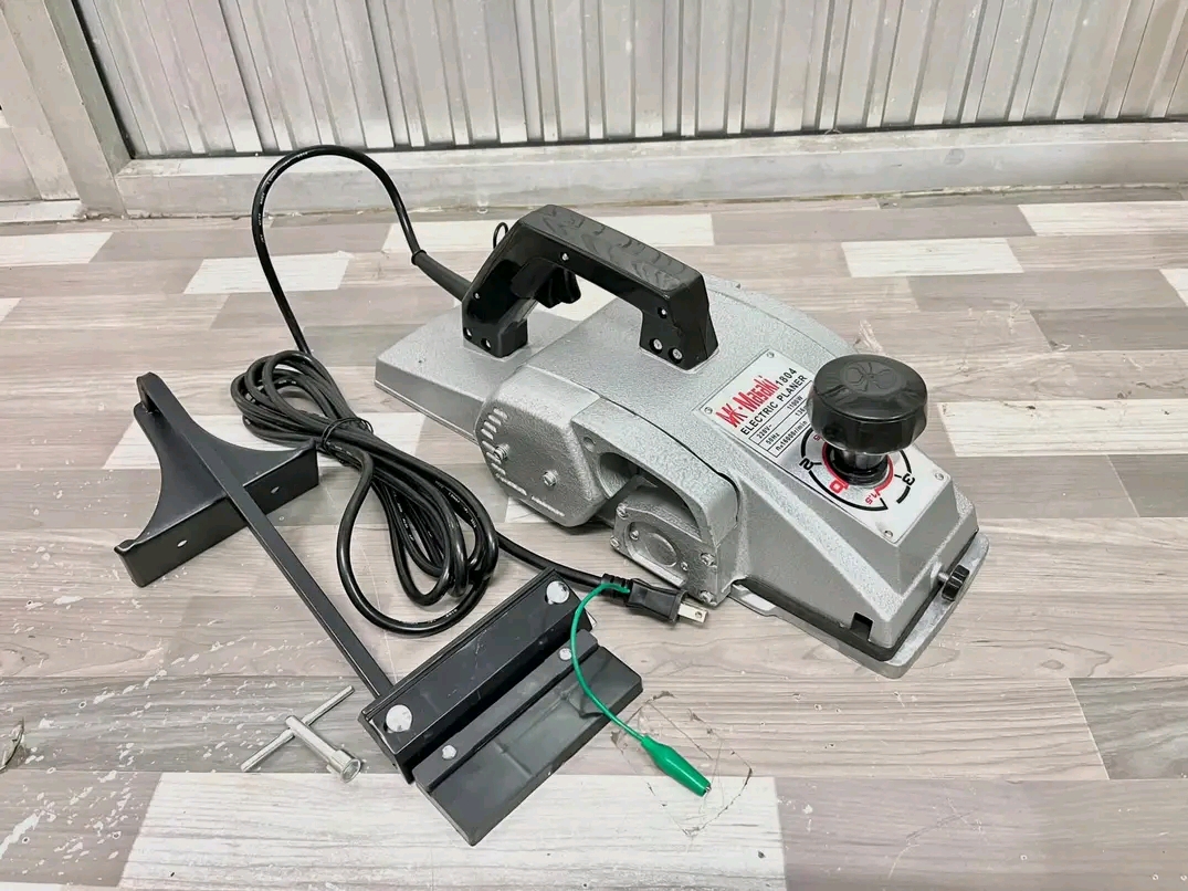 กบไฟฟ้า 5 นิ้ว ยี่ห้อ Masaki มาพร้อมกล่องไม้ พร้อมใช้งาน