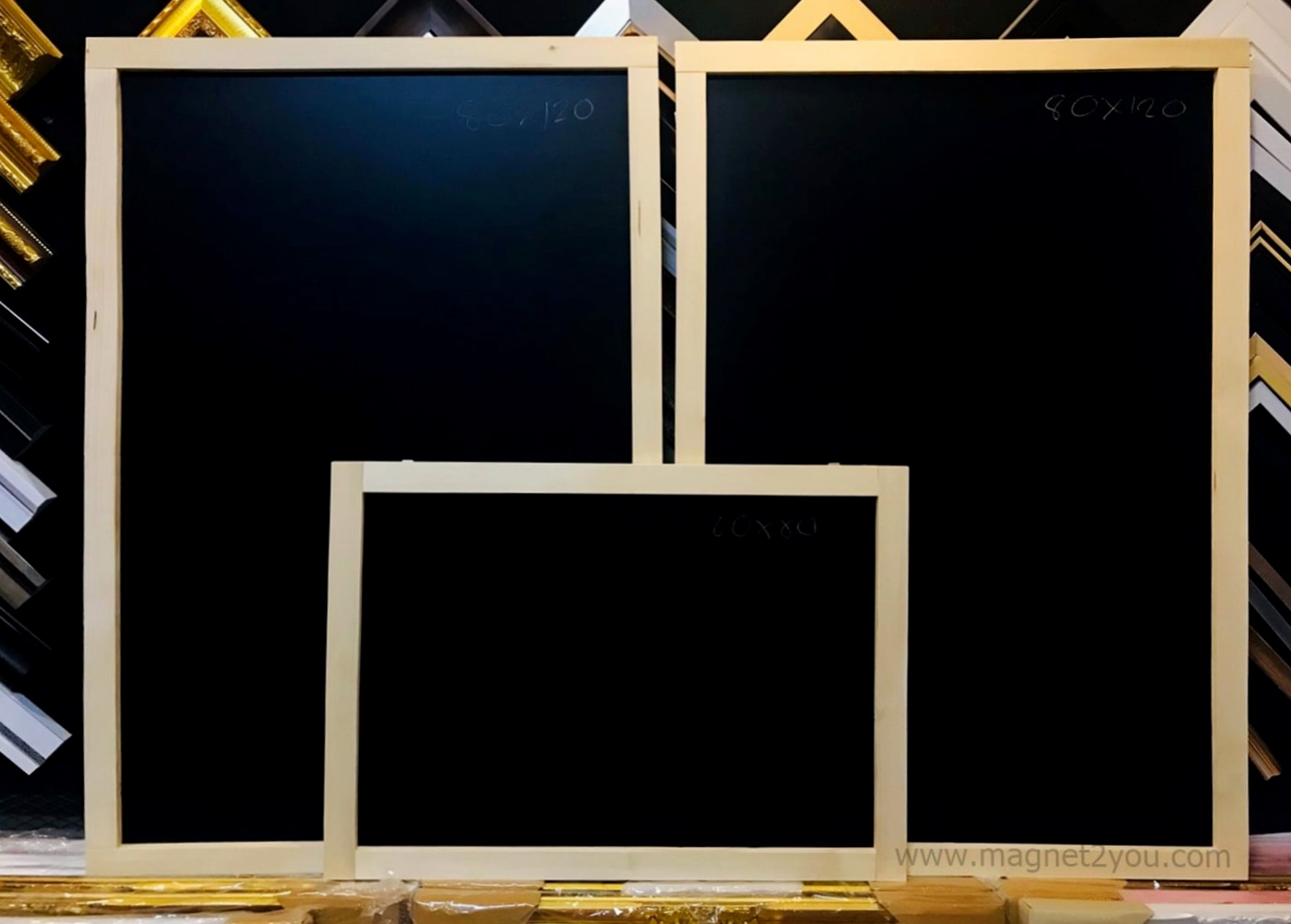 กระดานดำติดผนัง กรอบไม้สนย้อมสีได้ ขนาด 80x120