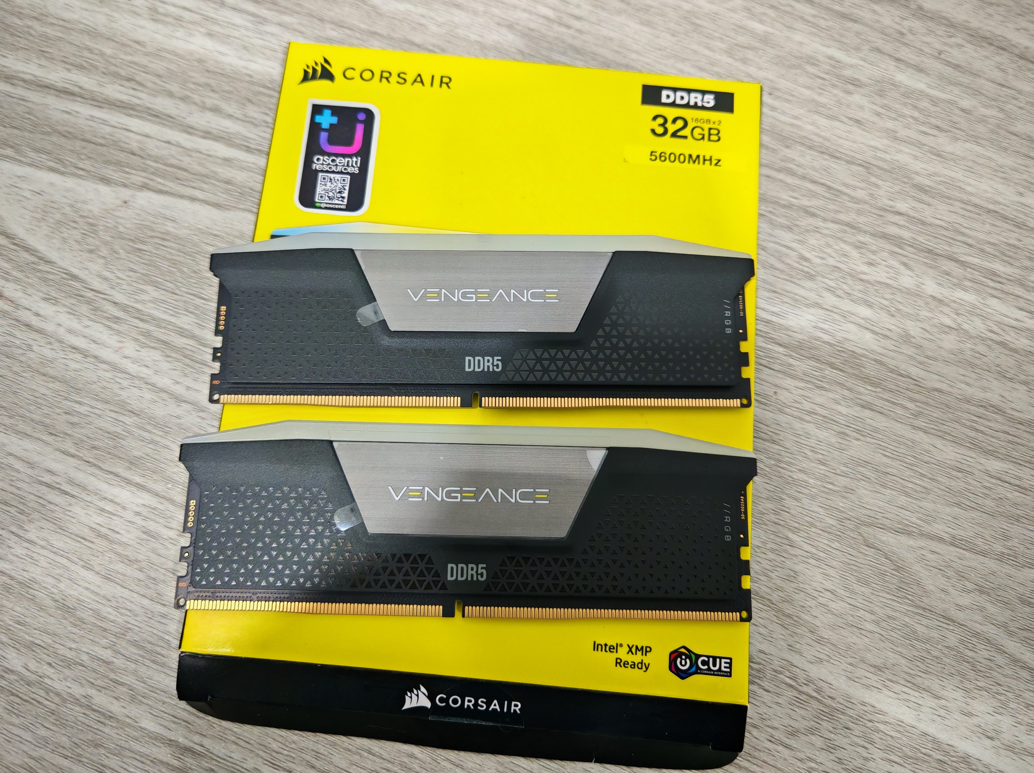 - Ram Corsair Vengeance DDR5 32GB(16*2)/5600 (BLACK)