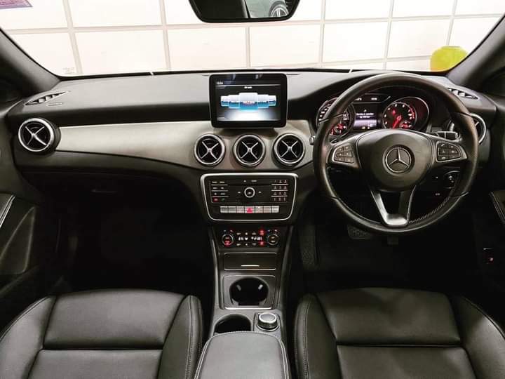Mercedes Benz CLA200 URBAN 1.6 เทอร์โบ ปี 2017