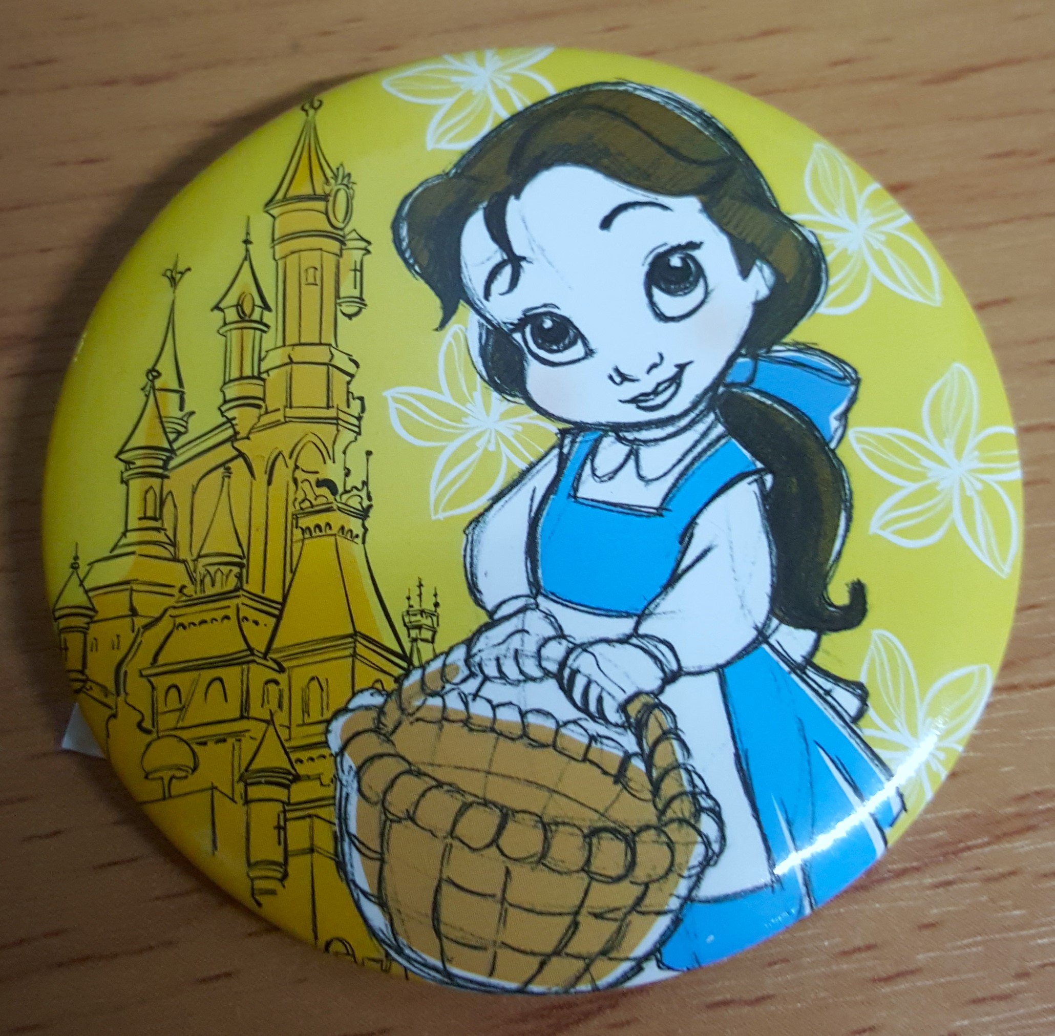 เข็มกลัด เจ้าหญิงเบล Belle Disney Princessของแท้จากดิสนีย์สโตร์ ญี่ปุ่น ขนาด 5.5 cm