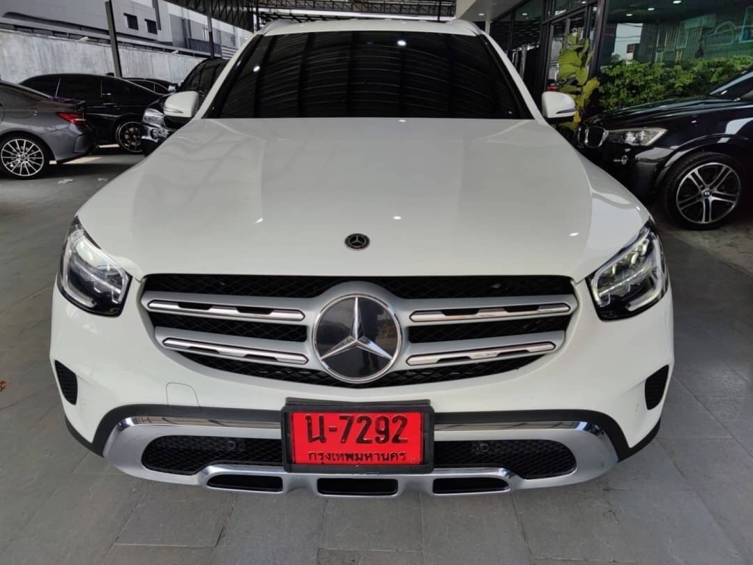 MERCEDES BENZ GLC220d ปี 2021