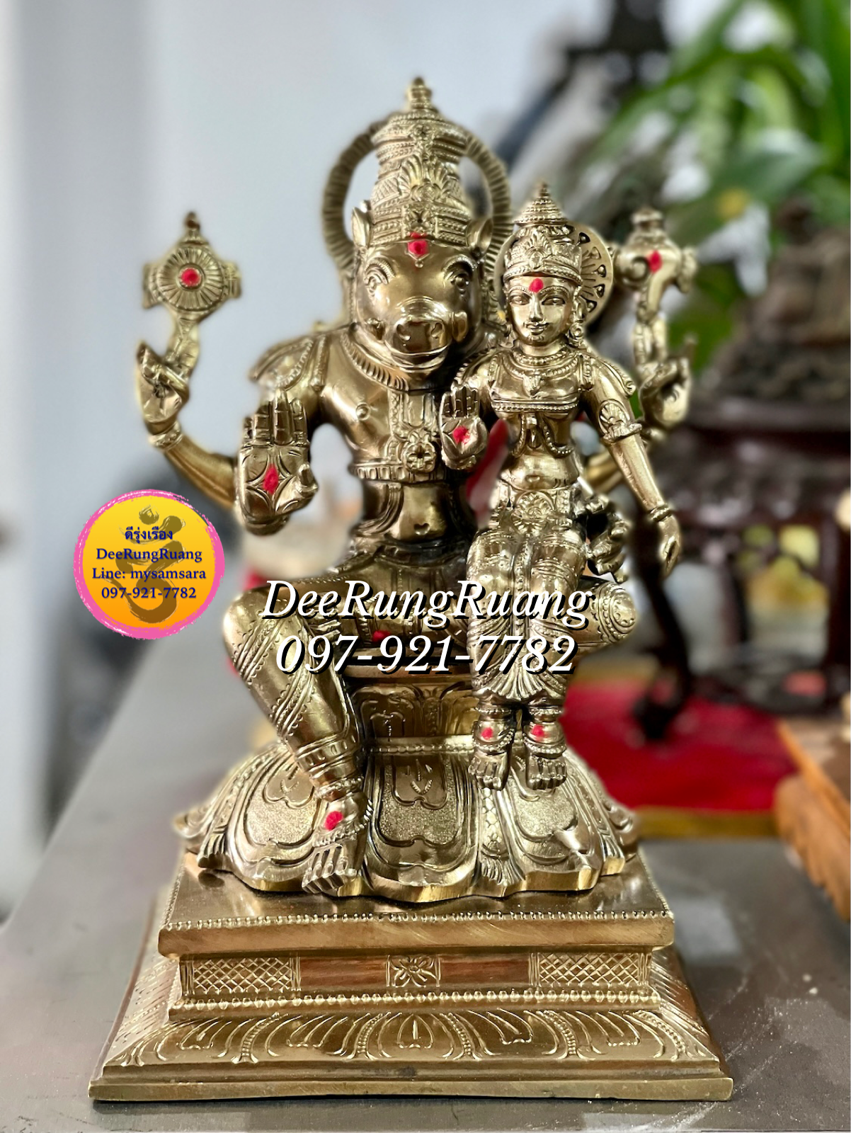 พระวราหะ หรือ วราหาวตาร อุ้มพระแม่ภูมิเทวี (Lord Varaha with Bhudevi) ***South India Statue***