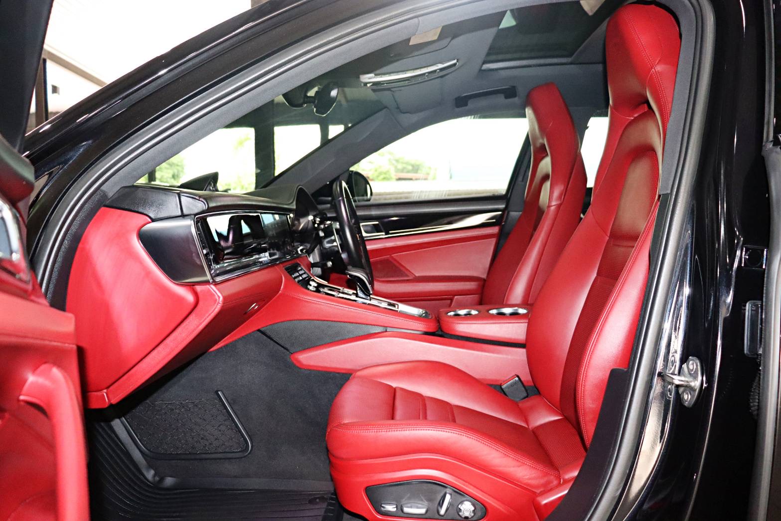 Porsche Panamera 4 E-Hybrid 10th Year Edition ปี 2020
