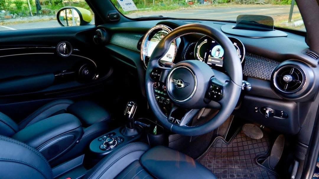 MINI Cooper SE MINI Yours Enigmatic Black Metallic LCI ปี 2021