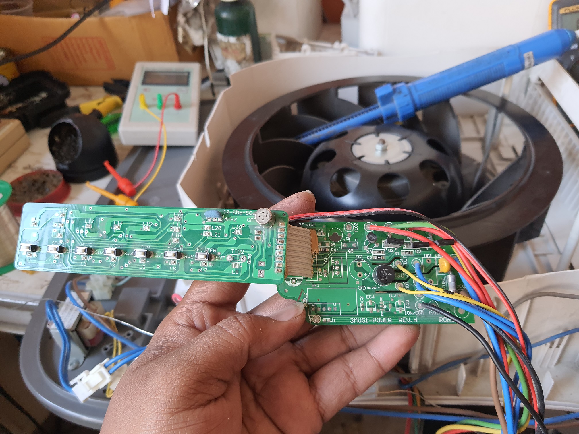 ซ่อมเครื่องฟอกอากาศ ยี่ห้อ 3M รุ่น FAP04-RS-2 อาการเปิดไม่ติด